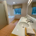 Holiday home Kakumaee Raba - Puhkemaja Basseiniga Tallinnas Tallinn