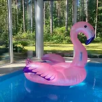 Holiday home Kakumaee Raba - Puhkemaja Basseiniga Tallinnas *