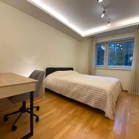 Kakumaee Raba - Puhkemaja Basseiniga Tallinnas Dom wakacyjny