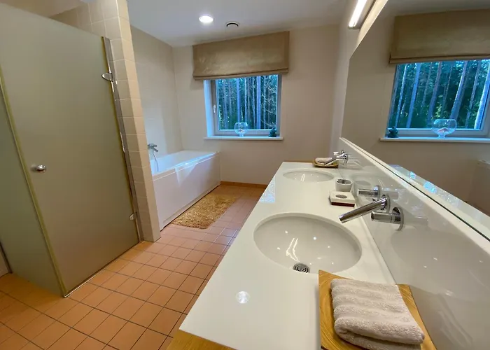 Holiday home Kakumaee Raba - Puhkemaja Basseiniga Tallinnas Tallinn