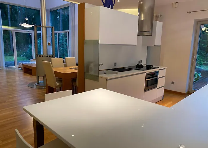 Kakumaee Raba - Puhkemaja Basseiniga Tallinnas * Tallinn