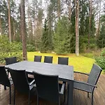 Nyaraló Kakumaee Raba - Puhkemaja Basseiniga Tallinnas *