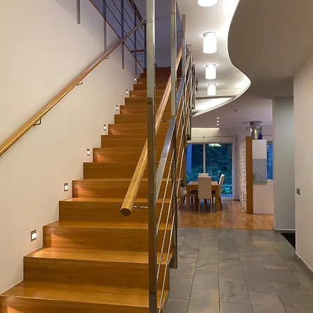 Kakumaee Raba - Puhkemaja Basseiniga Tallinnas