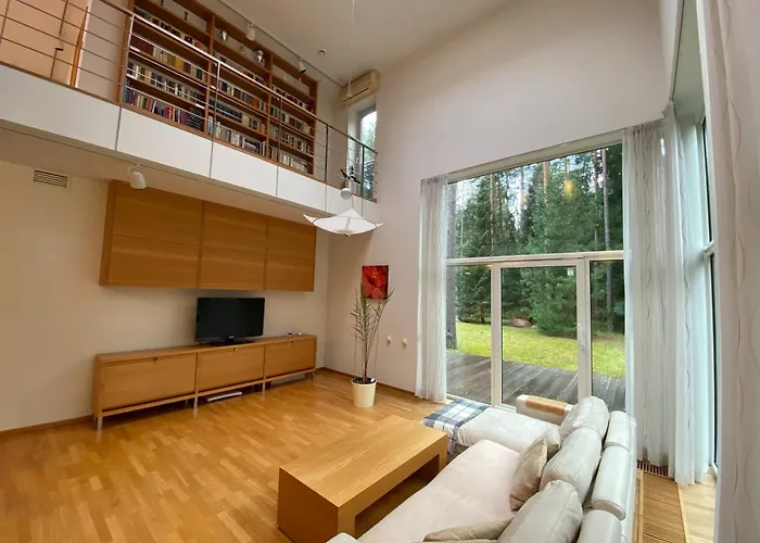 Kakumaee Raba - Puhkemaja Basseiniga Tallinnas *